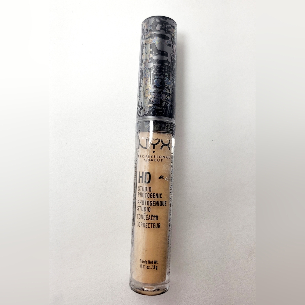 NYX CW06 - GLOW - Studio Photogenic Concealer - NWT